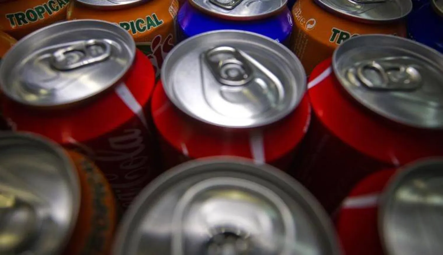 استهلاك المشروبات الغازية مرتبط بأعراض الاكتئاب (أ.ف.ب)