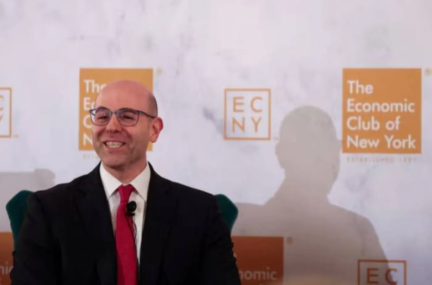 ستيفن ميران يتحدث في نادي نيويورك الاقتصادي 22 سبتمبر 2025 (رويترز)