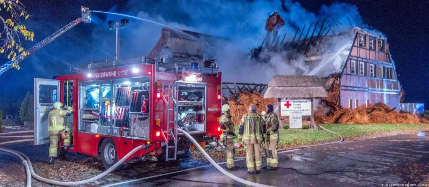 حريق دمر مسكناً يقيم فيه لاجئون أوكرانيون في ألمانيا (د.ب.أ)
