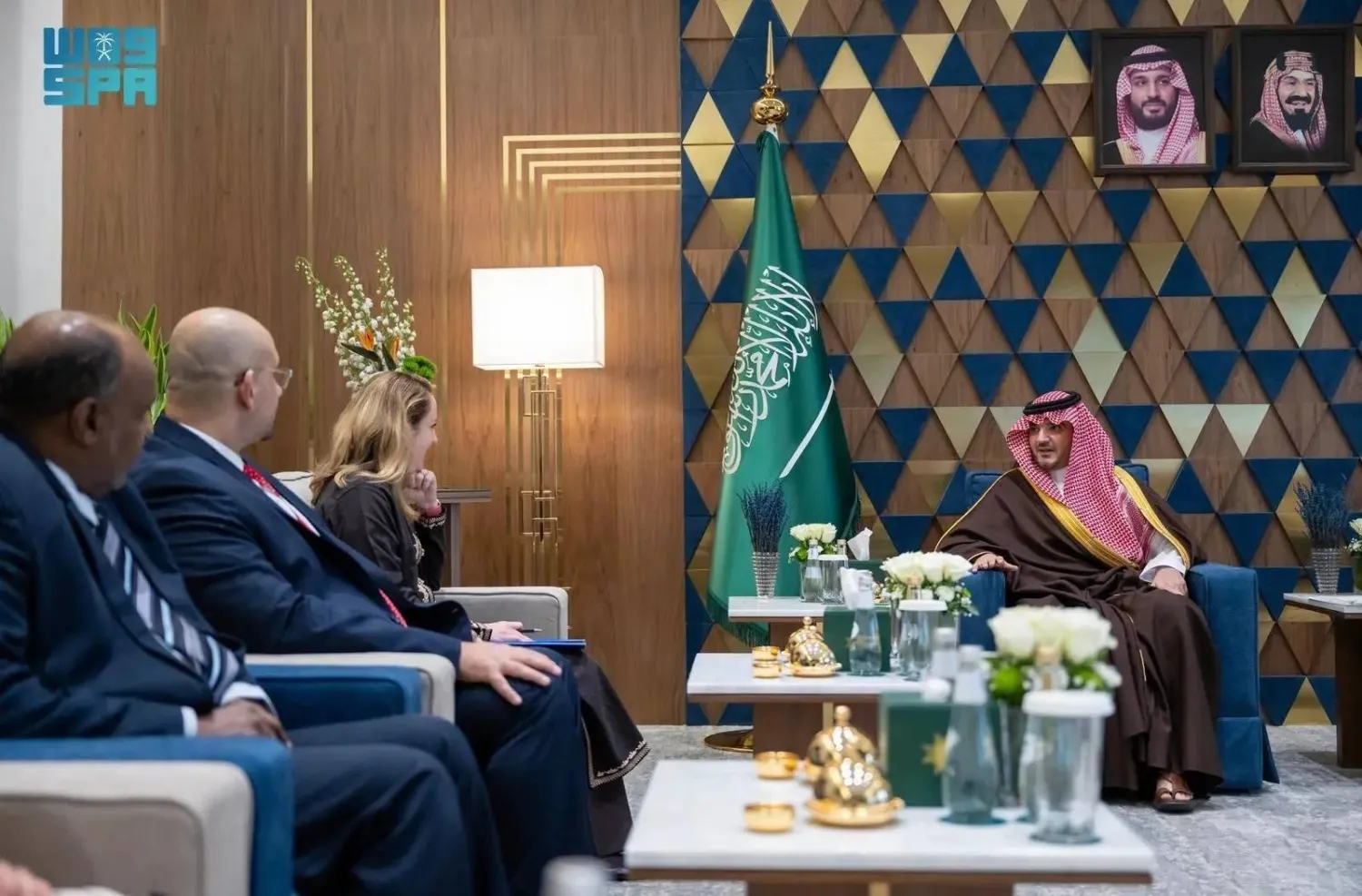 Saudi Minister of Interior Prince Abdulaziz bin Saud bin Naif bin Abdulaziz and UN International Organization for Migration (IOM) Director-General Amy Pope meet in Riyadh on Monday. (SPA)