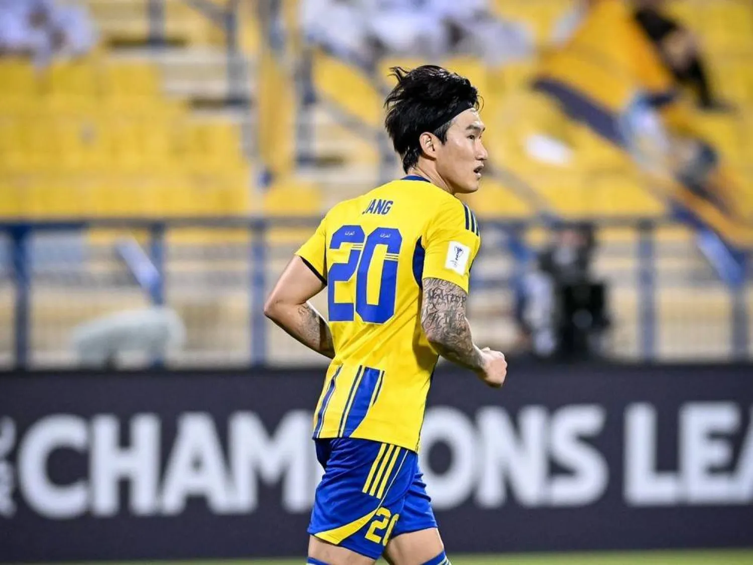 الكوري الجنوبي جيانغ هيون سو قال إنه سعيد بلقاء الهلال وجماهيره (نادي الغرافة) 