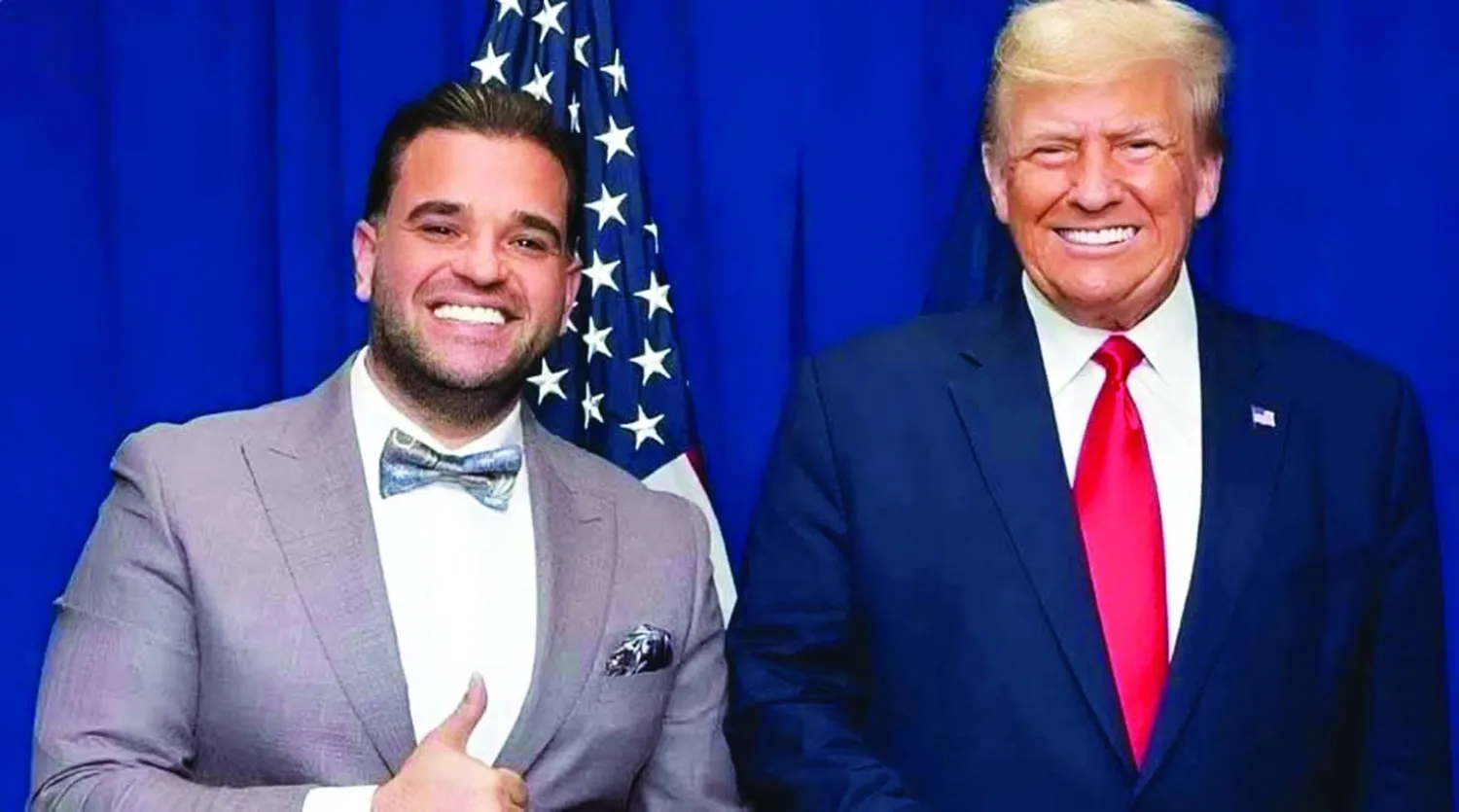 الرئيس الأميركي دونالد ترمب مع مبعوثه الخاص إلى العراق المُعيّن حديثاً مارك سافايا (إكس)