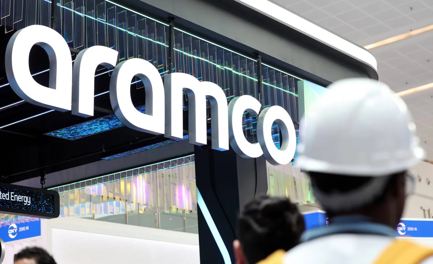 جناح «أرامكو» في مؤتمر «أديبك» (إ.ب.أ)