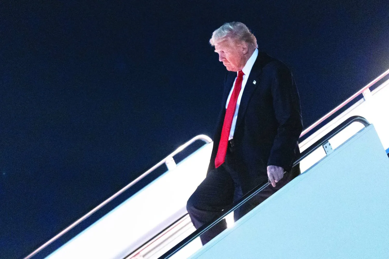 President Donald Trump arrives at Joint Base Andrews, Md., on Air Force One, from a weekend trip to his Mar-a-Lago estate in Palm Beach, Fla., Sunday, Nov. 2, 2025. AP Photo/Manuel Balce Ceneta)