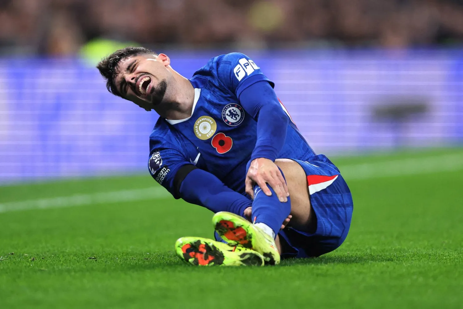 جناح تشيلسي بيدرو نيتو تعرض لإصابة في مواجهة توتنهام (رويترز)