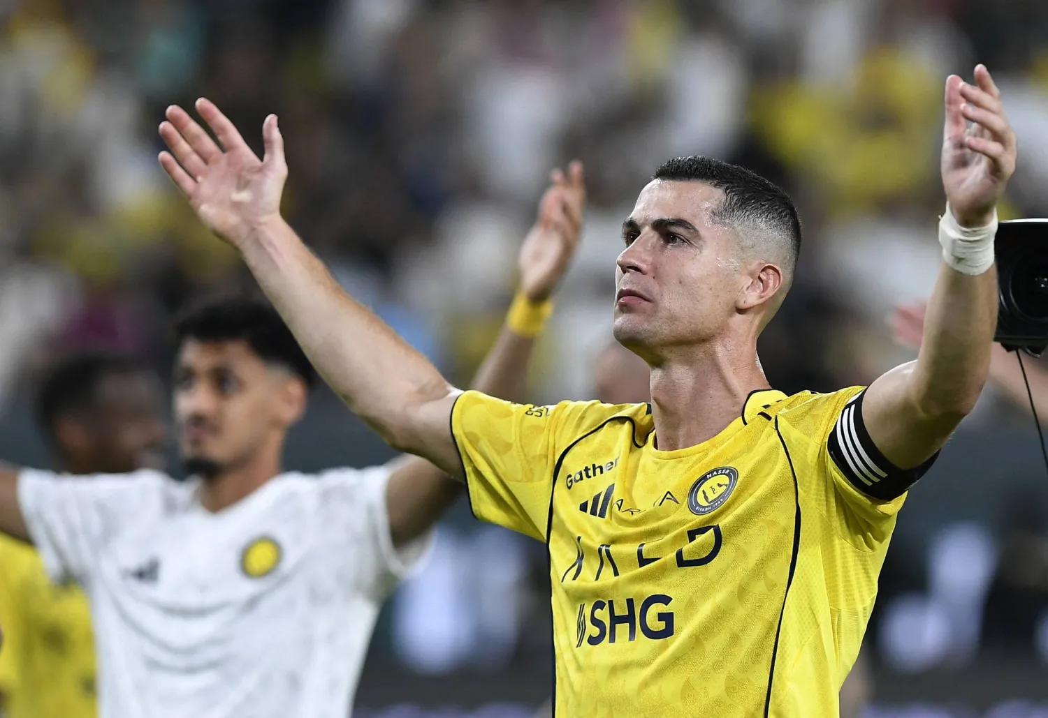 كريستيانو رونالدو يستعد لمرحلة ما بعد اعتزال كرة القدم (رويترز)