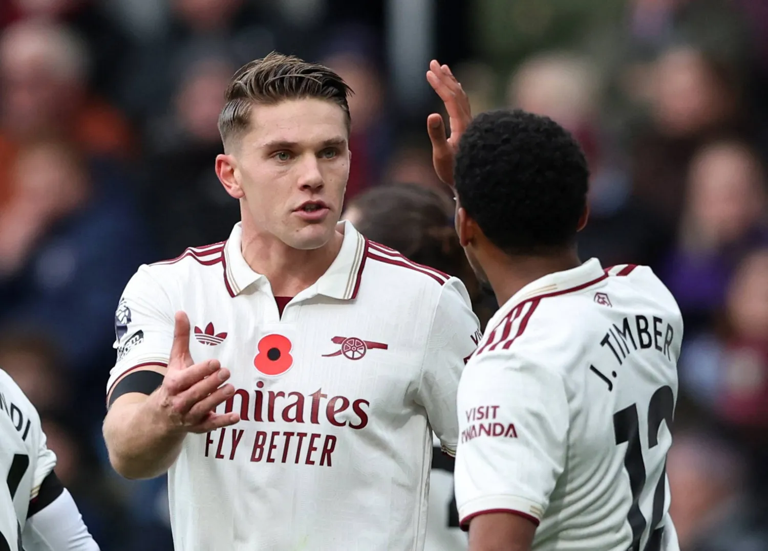 السويدي فيكتور جيوكيريس مهاجم آرسنال (رويترز)