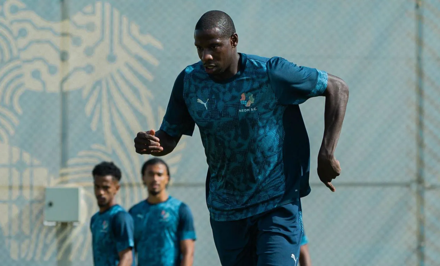 دوكوري عاد للمشاركة في تدريبات فريقه قبل لقاء النصر (نادي نيوم) 