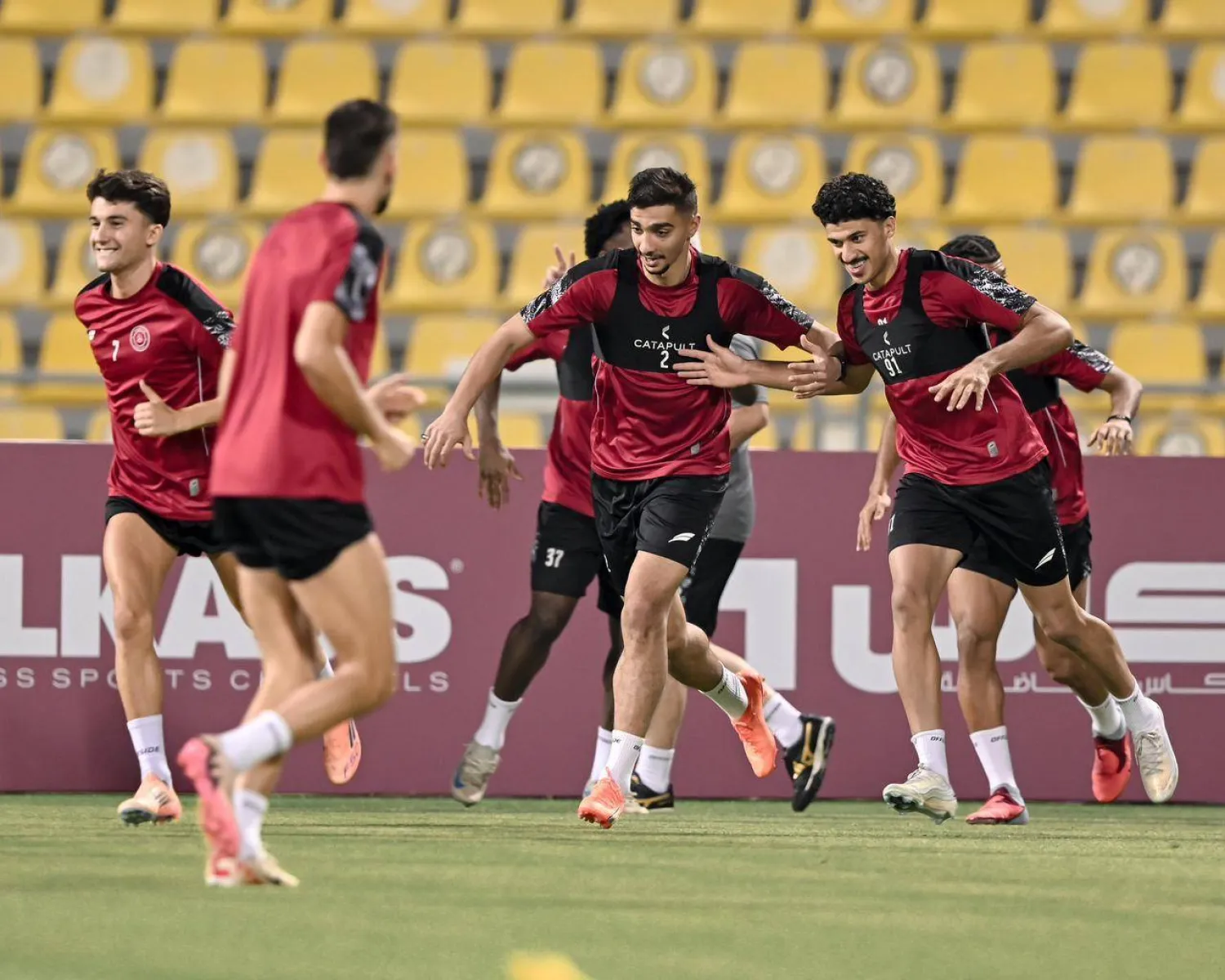 فريق الشباب واصل تحضيراته في العاصمة القطرية الدوحة للقاء المرتقب (نادي الشباب) 