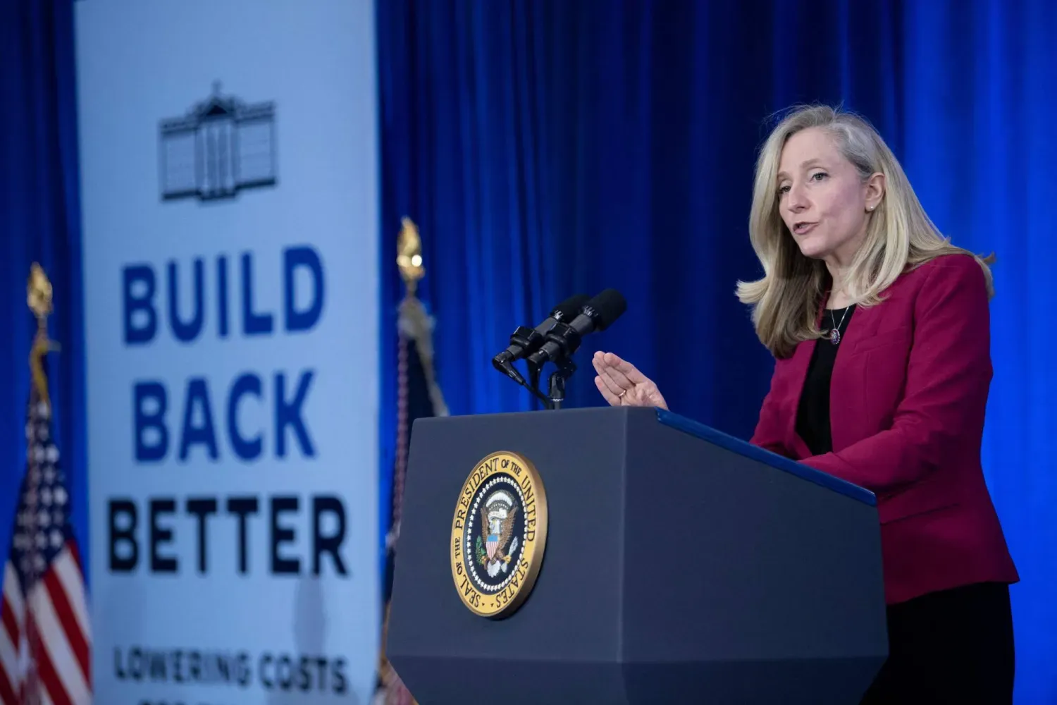 Virginia valisi seçilen Demokrat Abigail Spanberger (Arşiv- AFP)