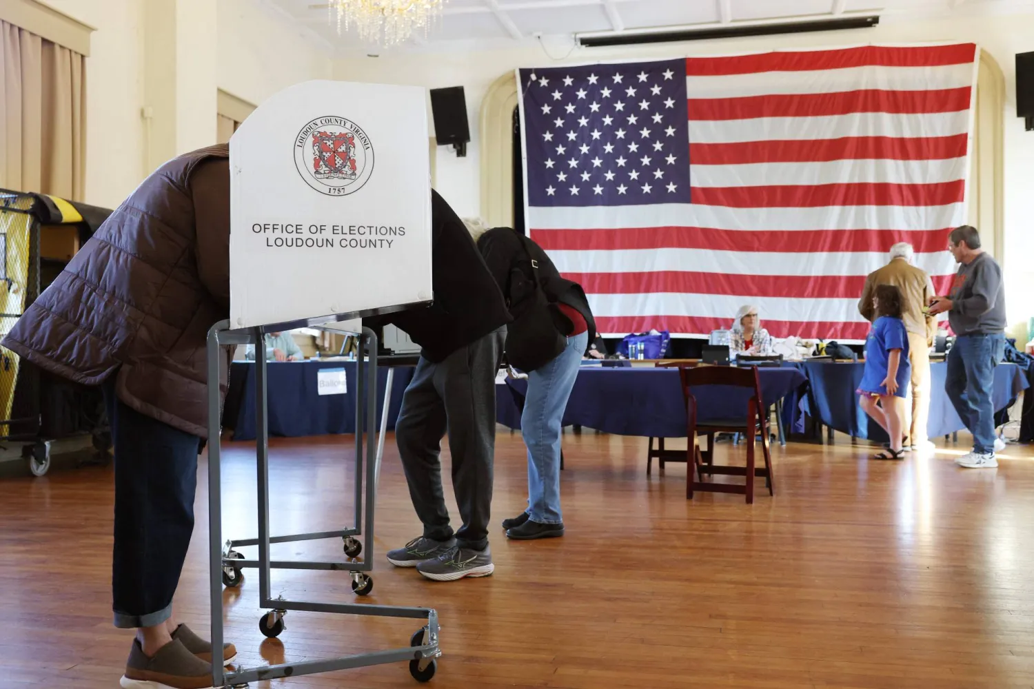 Voters fill out their ballots at a polling station in the Hillsboro Old Stone School on November 04, 2025 in Hillsboro, Virginia. (Getty Images/AFP)
