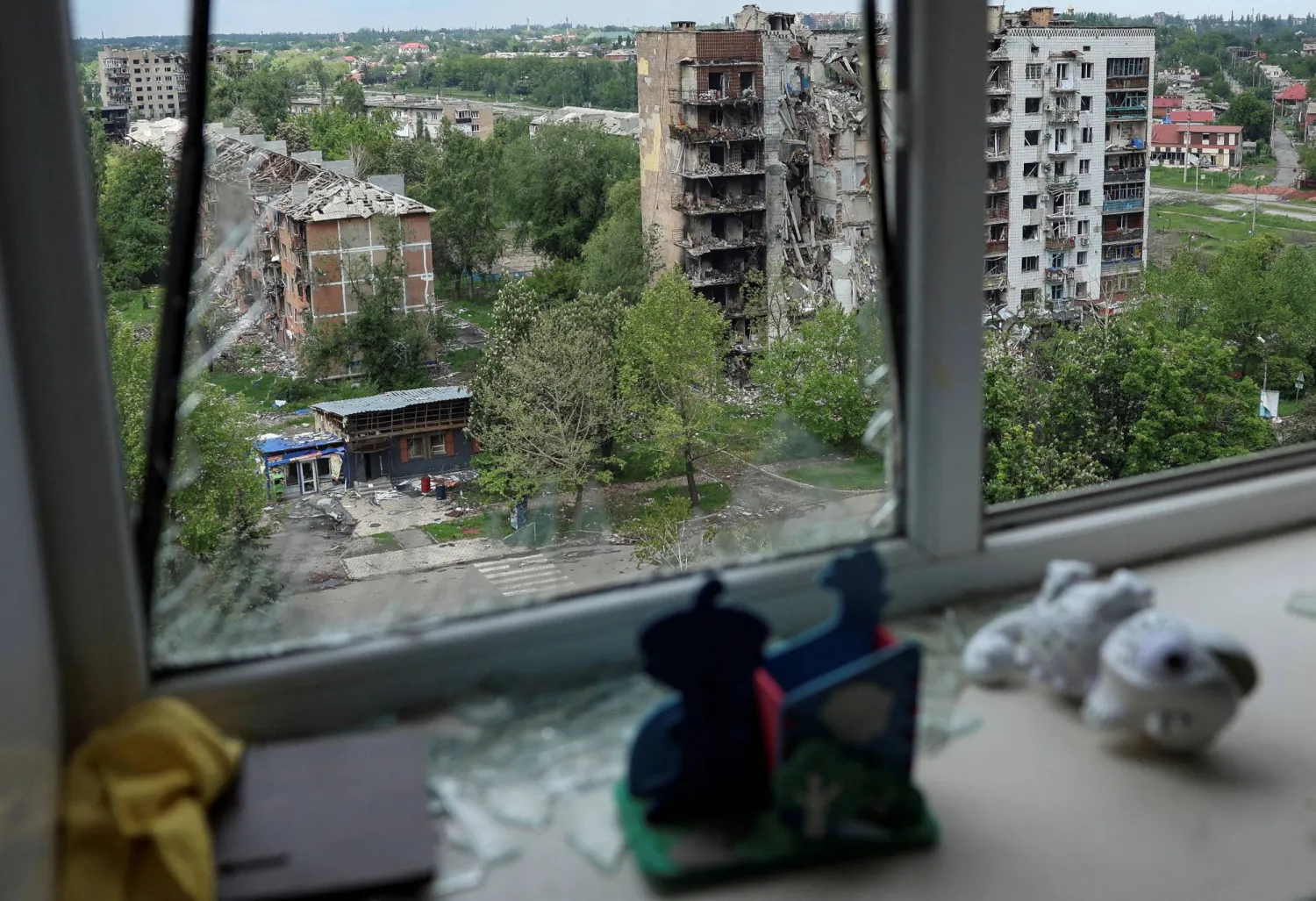 A view shows apartment buildings hit by Russian military strikes in the front line town of Pokrovsk, amid Russia's attack on Ukraine, in Donetsk region, Ukraine May 21, 2025. (Reuters)