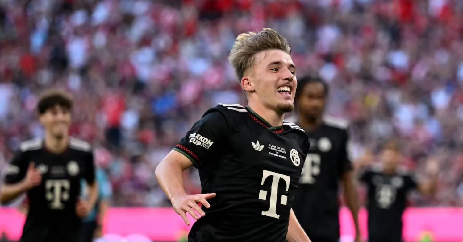 لينارت كارل لاعب بايرن ميونيخ (رويترز)