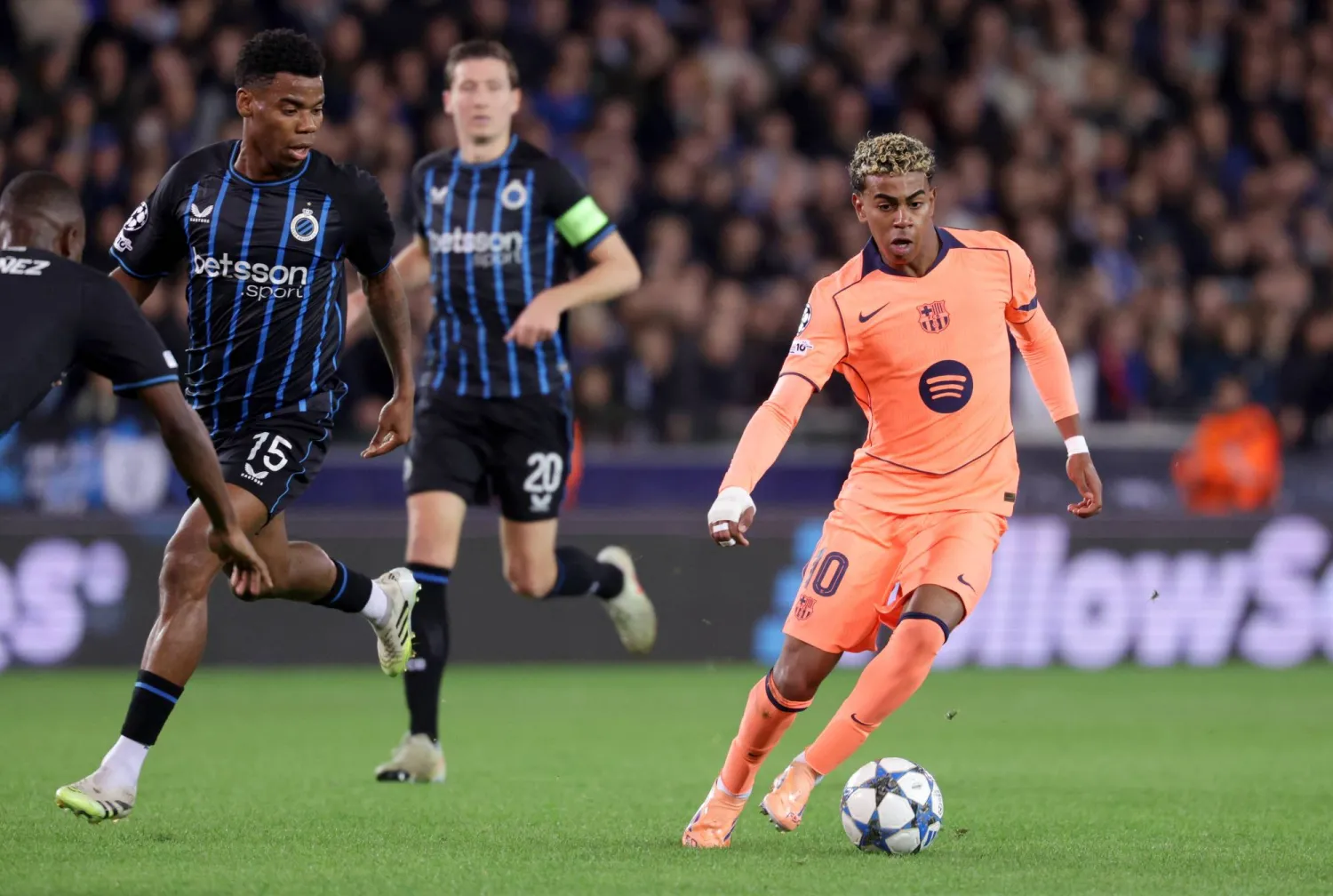 Lamine Yamal of Barcelona in action during the UEFA Champions League league phase match between Club Brugge KV and FC Barcelona, in Bruges, Britain, 05 November 2025.  EPA/OLIVIER MATTHYS