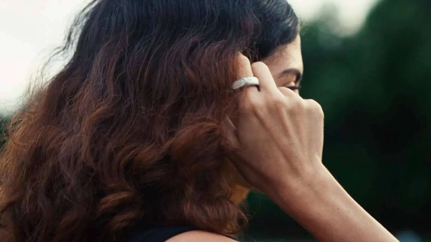 «ستريم رينغ»: خاتم بالذكاء الاصطناعي يتيح لك التحدث مع نفسك