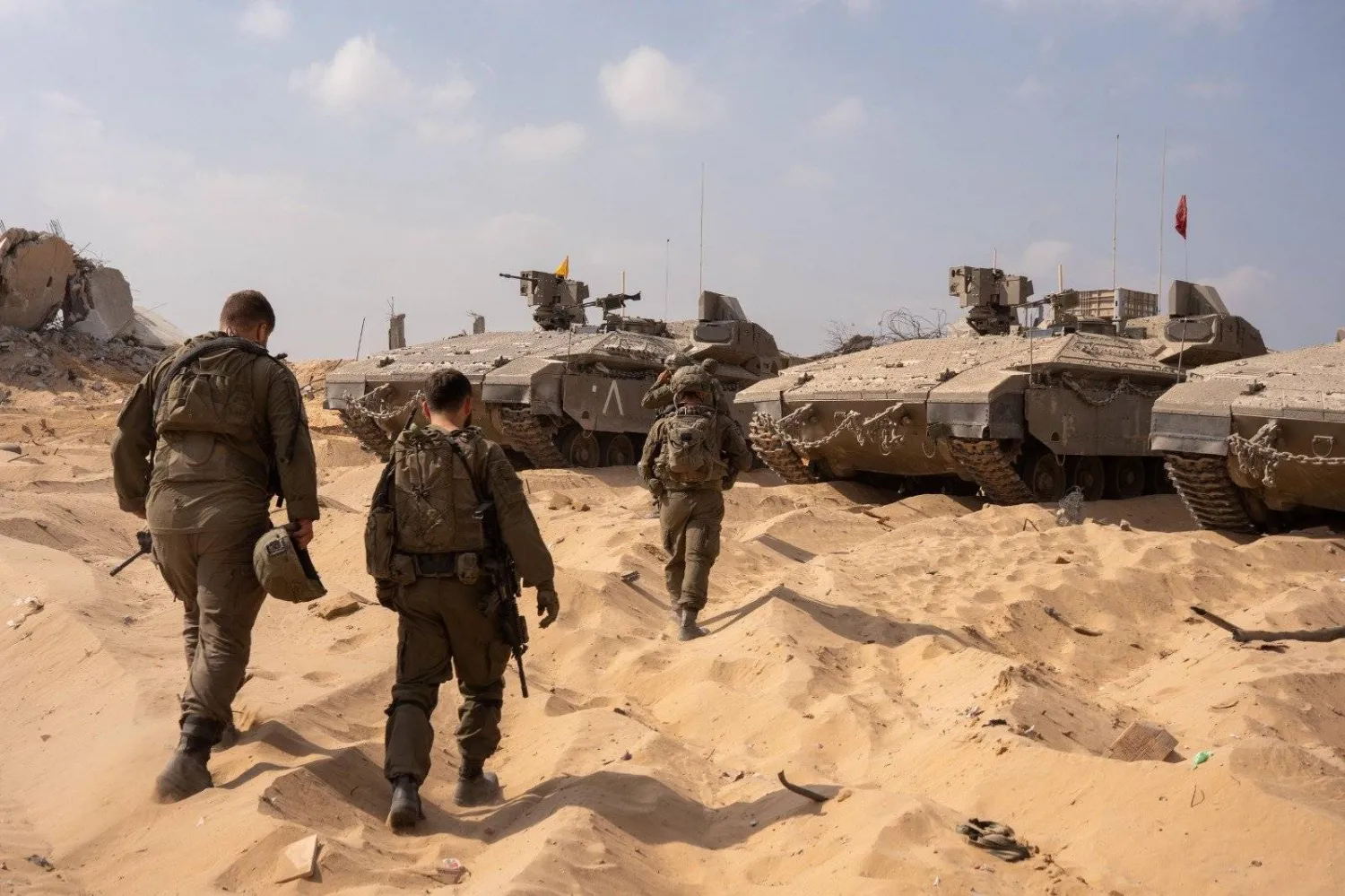 قوات من لواء «ناحال» الإسرائيلي تعمل في رفح جنوب قطاع غزة في صورة منشورة بتاريخ 1 نوفمبر 2025 (الجيش الإسرائيلي)