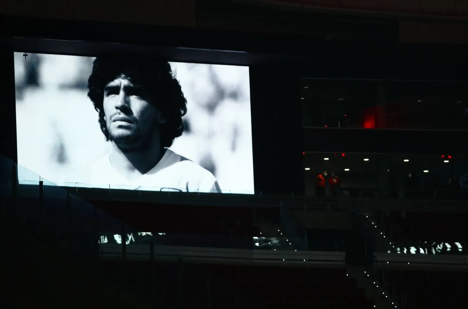  أسطورة كرة القدم الأرجنتيني دييغو مارادونا (رويترز).