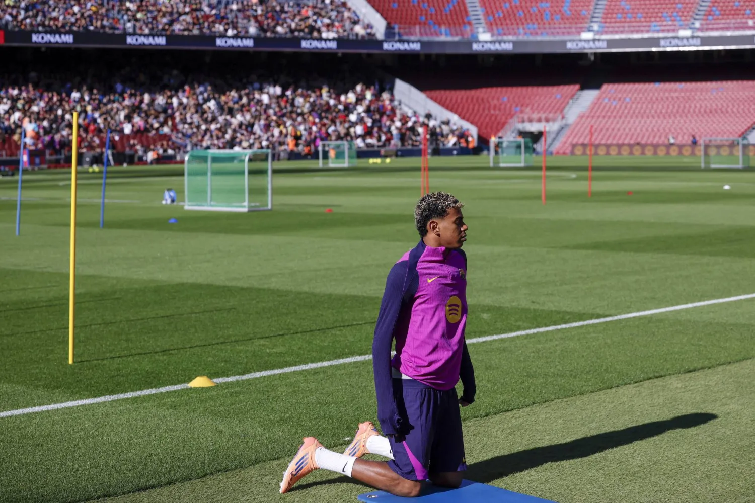 عودة لامين جمال إلى «لا روخا» (إ.ب.أ)