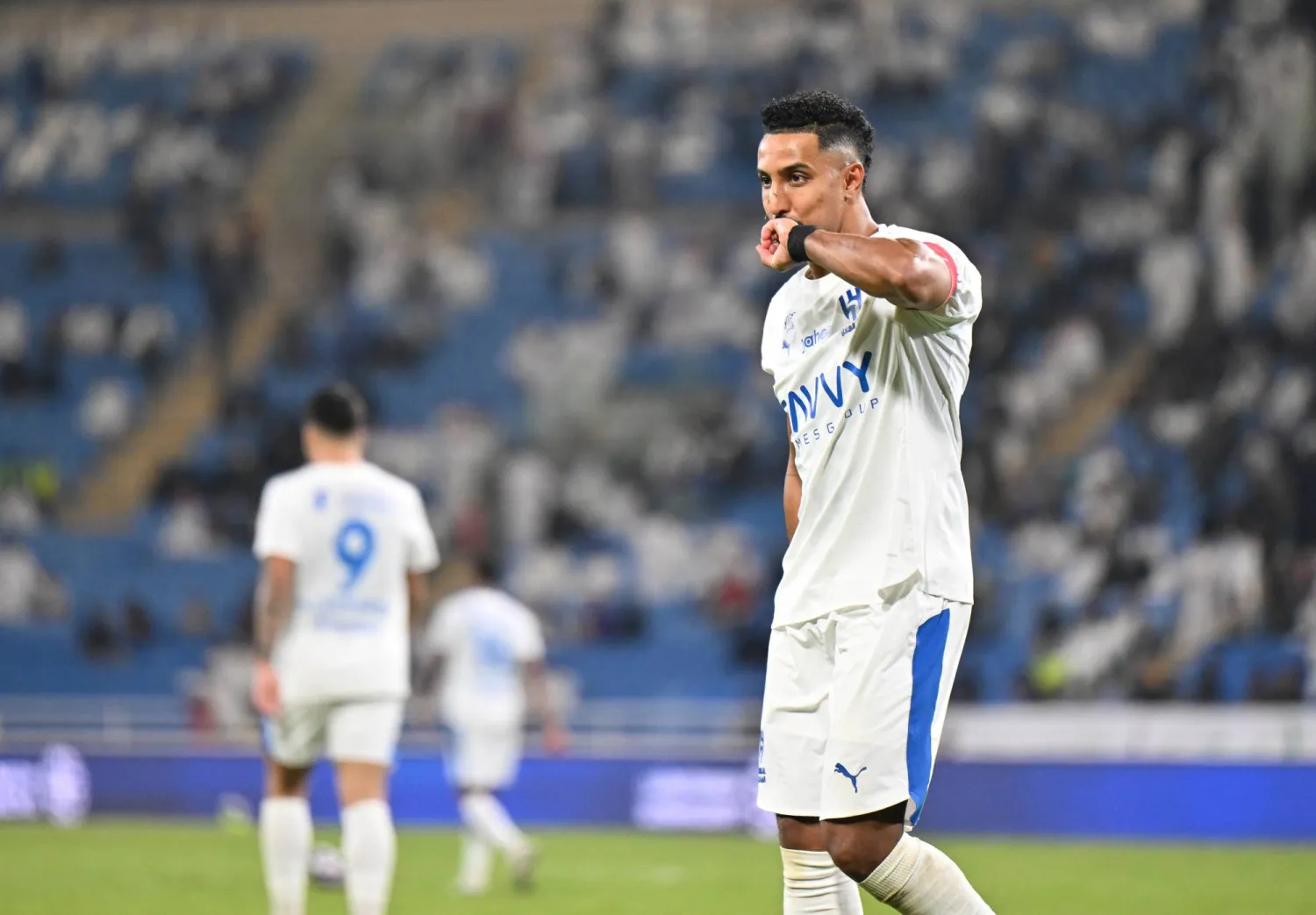 سالم الدوسري يحتفل بهدفه في شباك النجمة (تصوير: بشير صالح) 