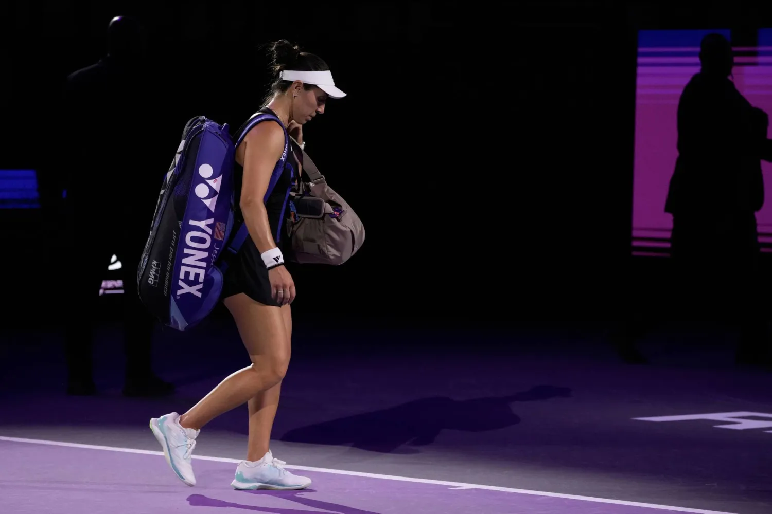 بيغولا ودعت المنافسة عقب خسارتها من ريباكينا (أ.ب) 