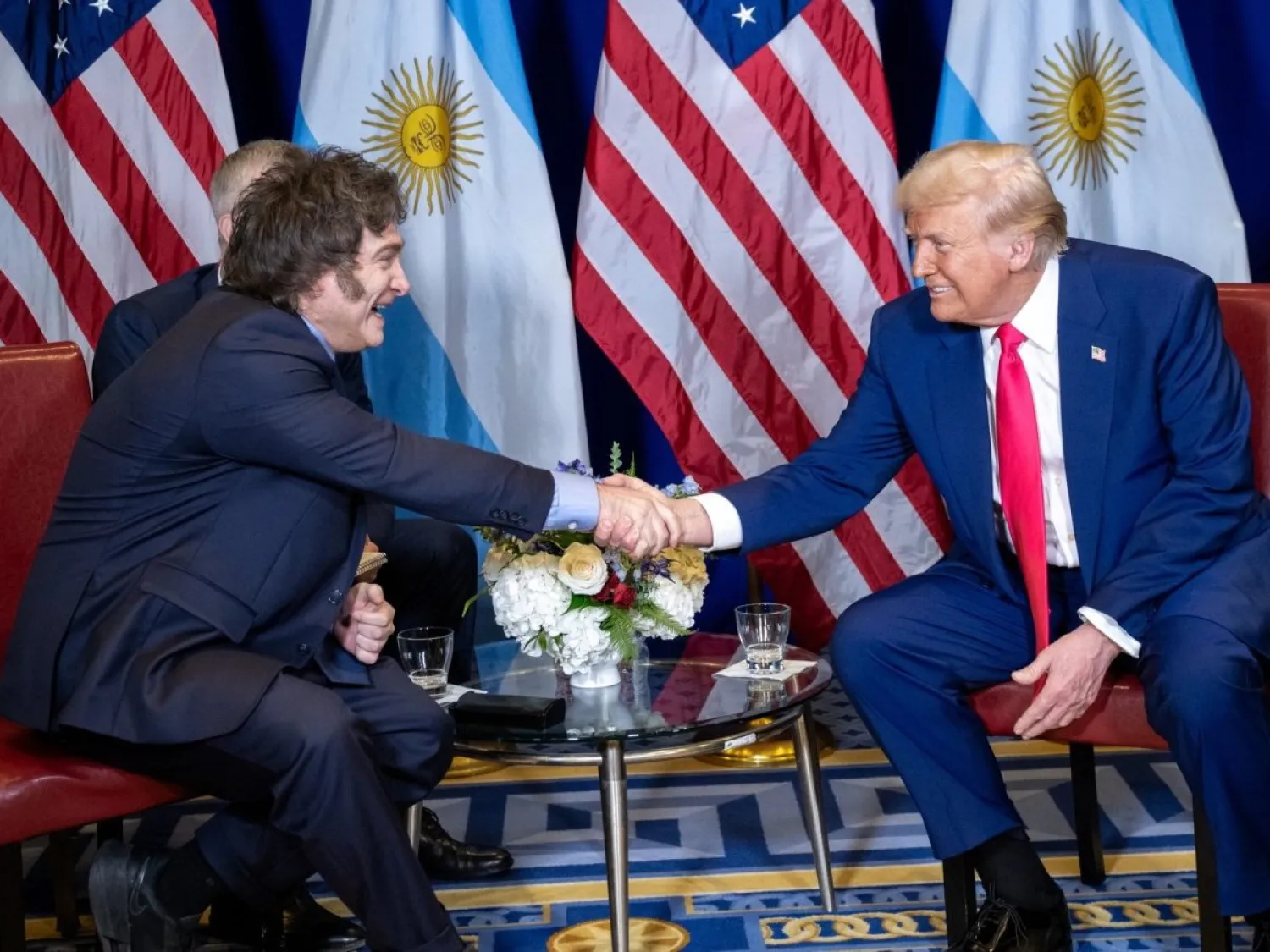 لقاء الرئيسين ترمب وميلاي الأخير (السفارة الأميركية في بوينس آيرس)