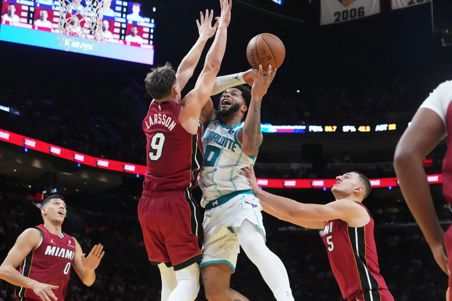 ميامي هيت هزم ضيفه تشارلوت هورنتس (أ.ب)