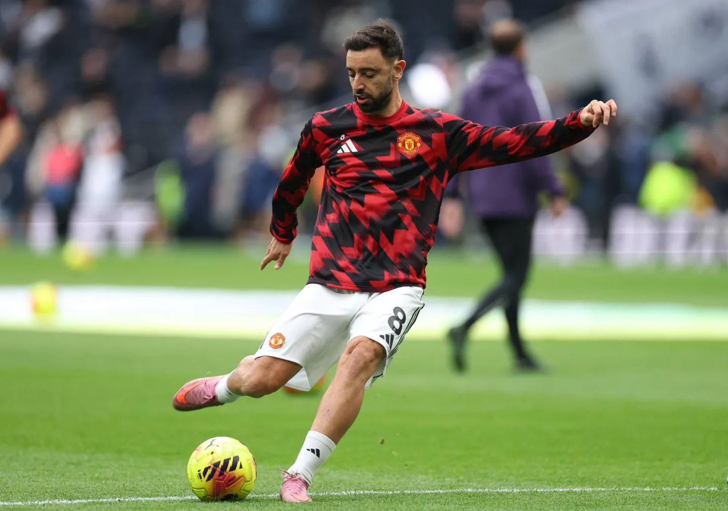 برونو فيرنانديز قائد مان يونايتد (رويترز)