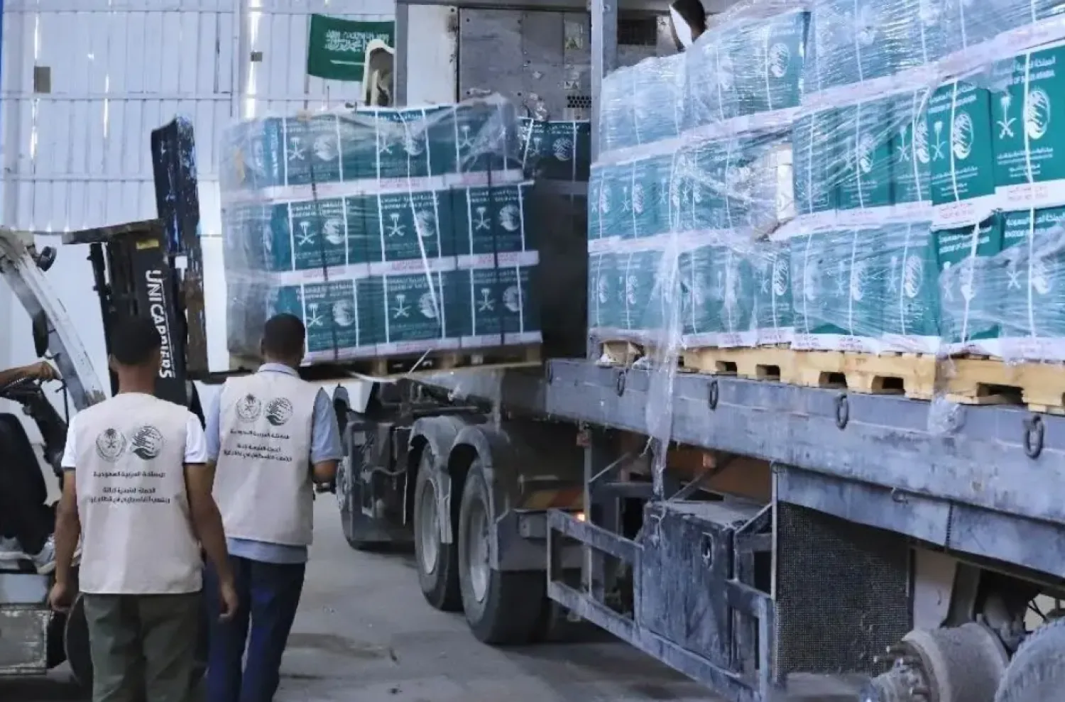 KSrelief's extensive efforts include the establishment of an air and sea bridge, through which 71 planes and eight ships have arrived to date - SPA