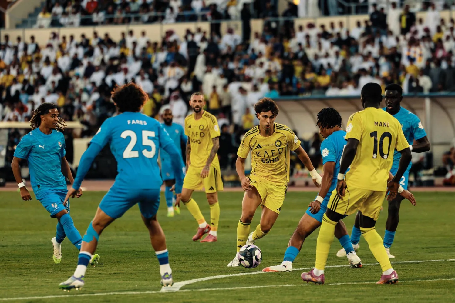 واصل النصر رحلة انتصاراته وأحكم قبضته على صدارة الترتيب (نادي النصر)