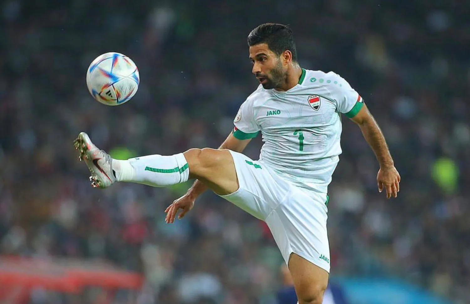  حسين علي لاعب المنتخب العراقي (الاتحاد العراقي لكرة القدم)