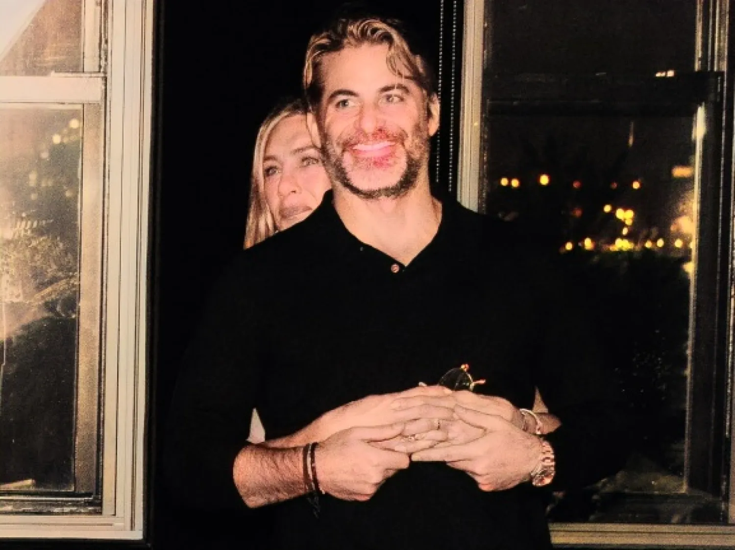 الممثلة جنيفر أنيستون وحبيبها الجديد جيم كورتيس (إنستغرام)