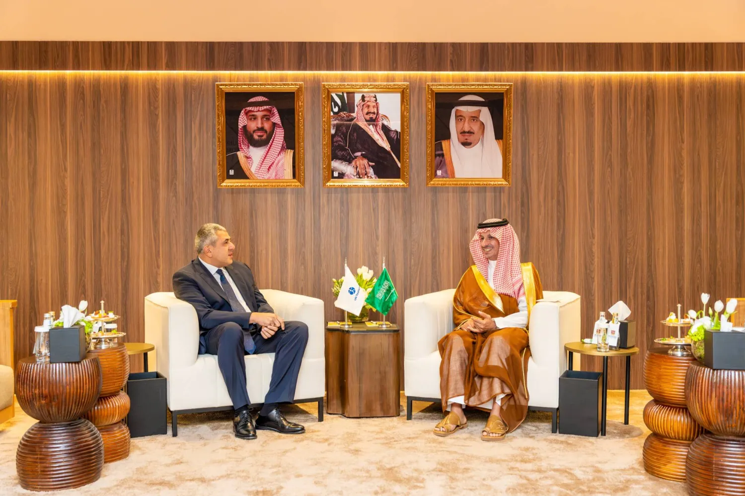 وزير السياحة مستقبلاً الأمين العام لمنظمة السياحة العالمية زوراب بولوليكاشفيلي لمناسبة انعقاد الدورة 26 للجمعية العامة لمنظمة السياحة العالمية (إكس)