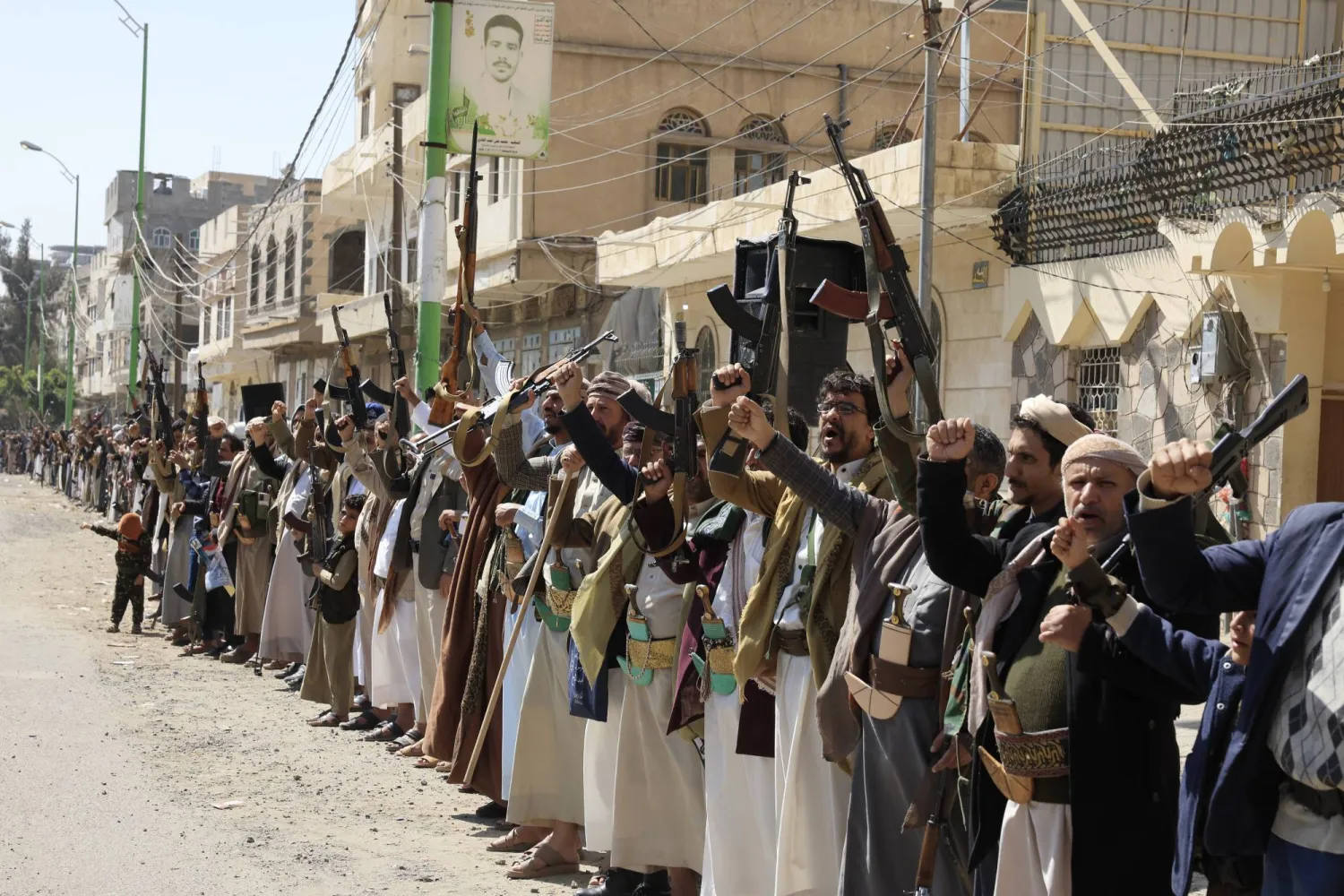 زعيم الحوثيين ادعى تعبئة وتدريب أكثر من مليون شخص على القتال خلال عامين (إ.ب.أ)