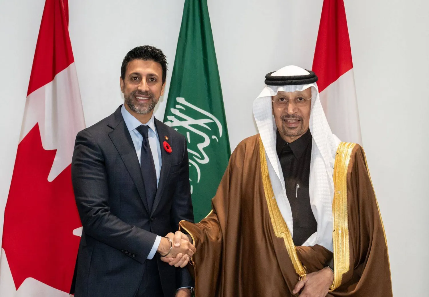 وزير الاستثمار السعودي خلال لقائه وزير التجارة الكندي (الشرق الأوسط)