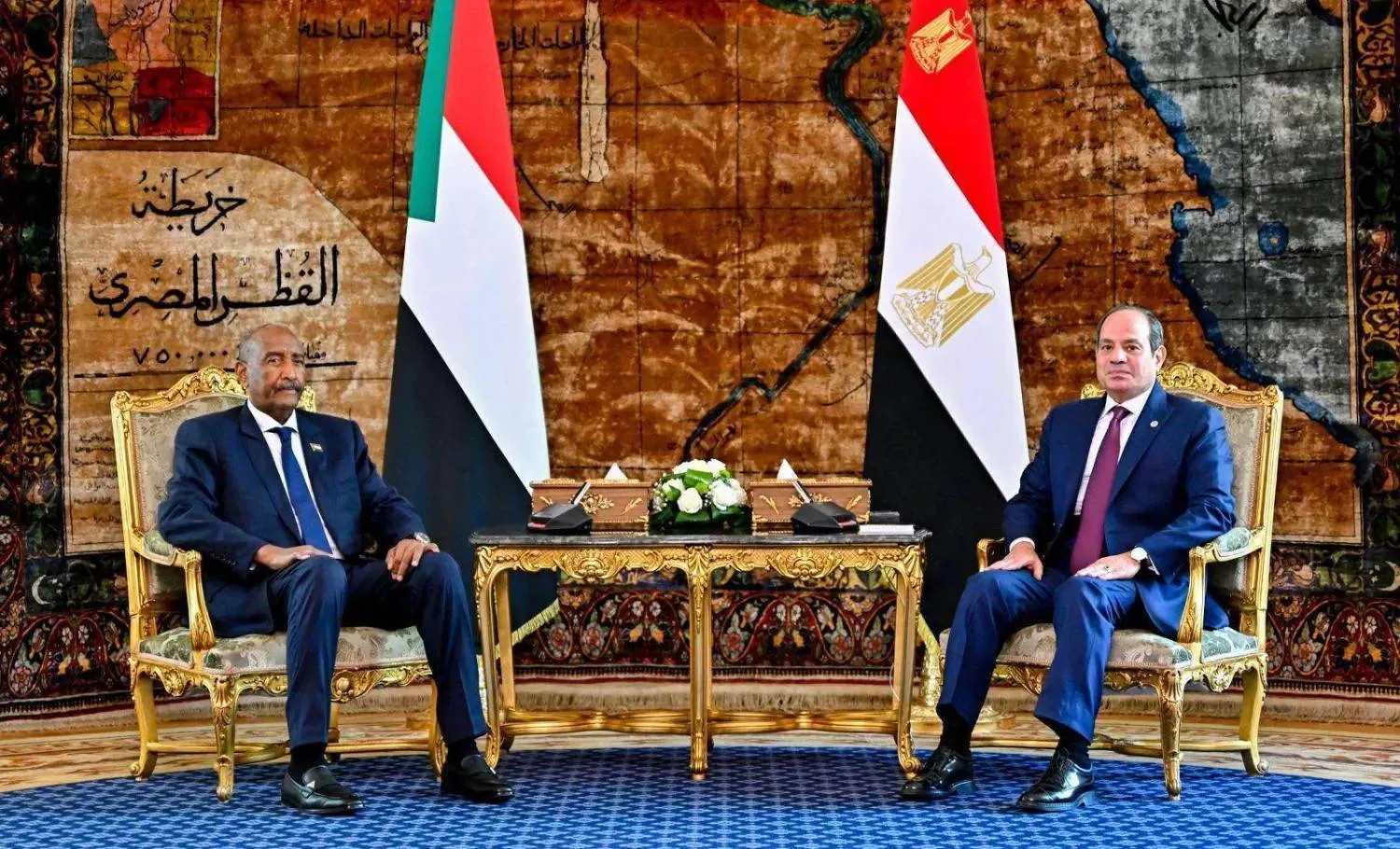 الرئيس المصري عبد الفتاح السيسي خلال لقاء رئيس مجلس السيادة السوداني الفريق عبد الفتاح البرهان الشهر الماضي (الرئاسة المصرية)