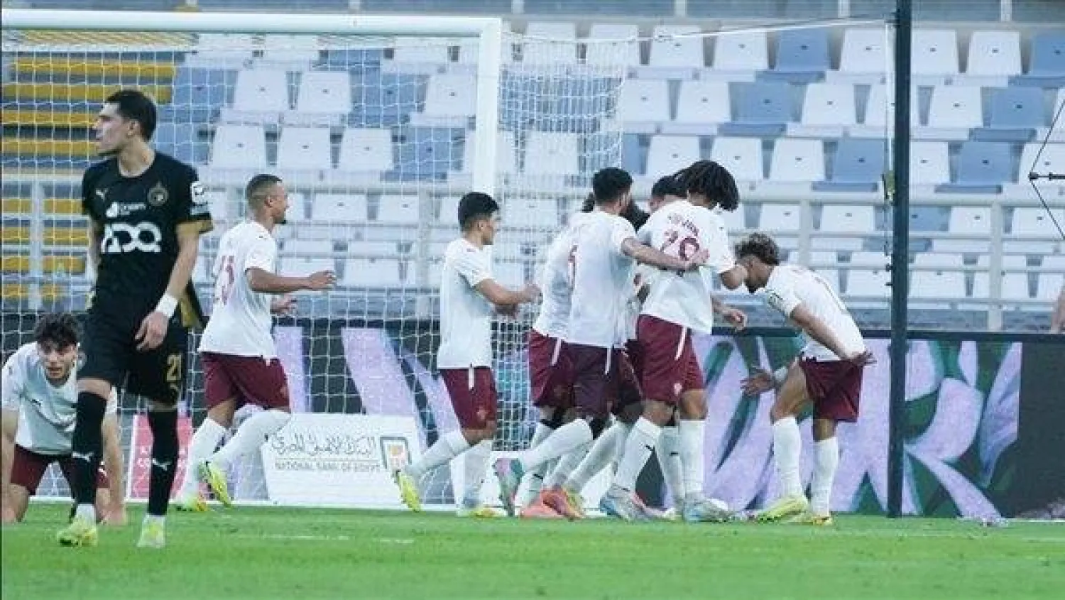 احتفالية لاعبي سيراميكا بهدفي الفوز على بيراميدز (نادي سيراميكا)