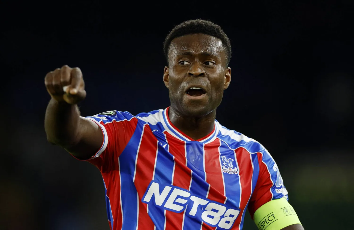 مارك غيهي مدافع فريق كريستال بالاس الإنجليزي (رويترز)