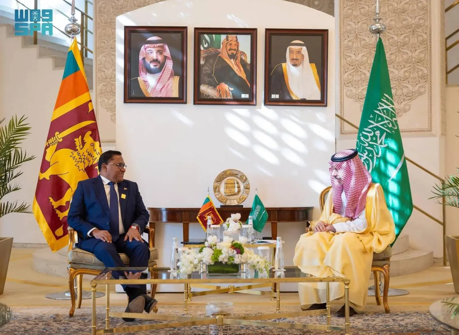 Saudi Minister of Foreign Affairs Prince Faisal bin Farhan bin Abdullah and his Sri Lankan counterpart Vijitha Herath meet in Riyadh on Sunday. (SPA)