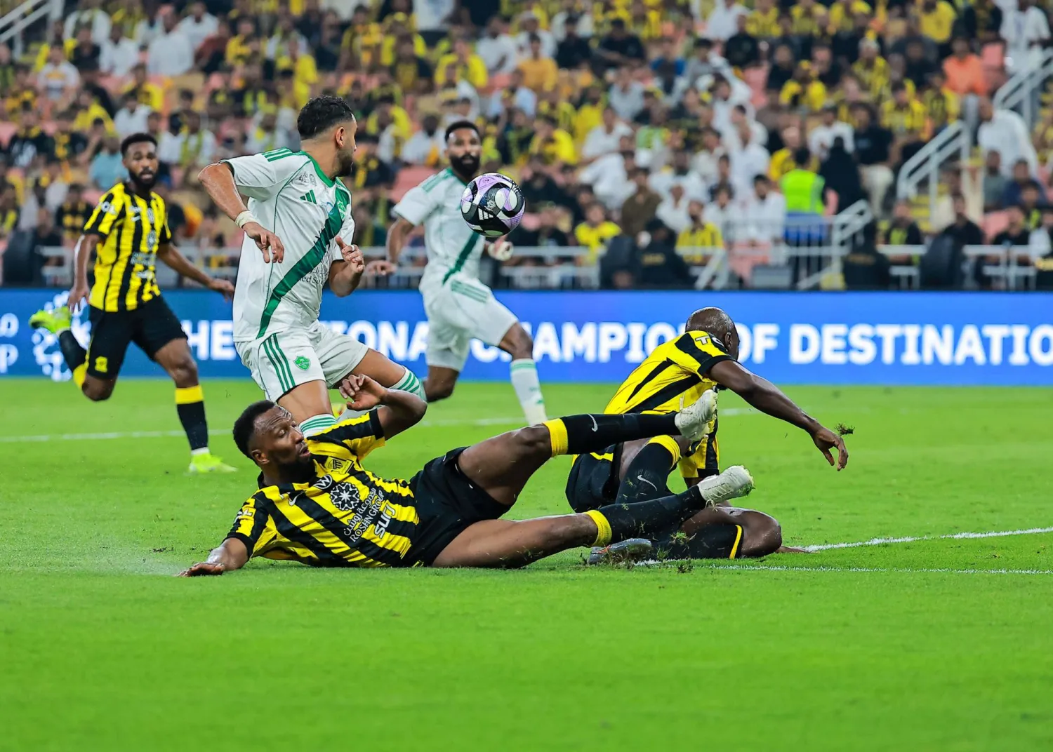 ديربي جدة لم يقنع جماهيره بالمستوى المأمول (محمدالمانع)