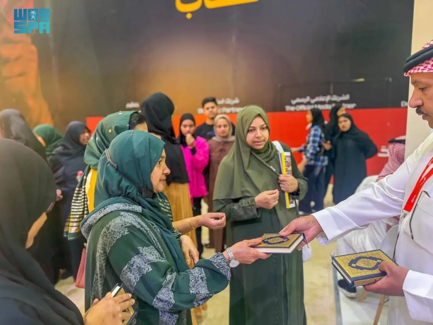 Visitors are seen at the Saudi Ministry of Islamic Affairs, Dawah, and Guidance’s pavilion at the Sharjah International Book Fair 2025. (SPA) 
