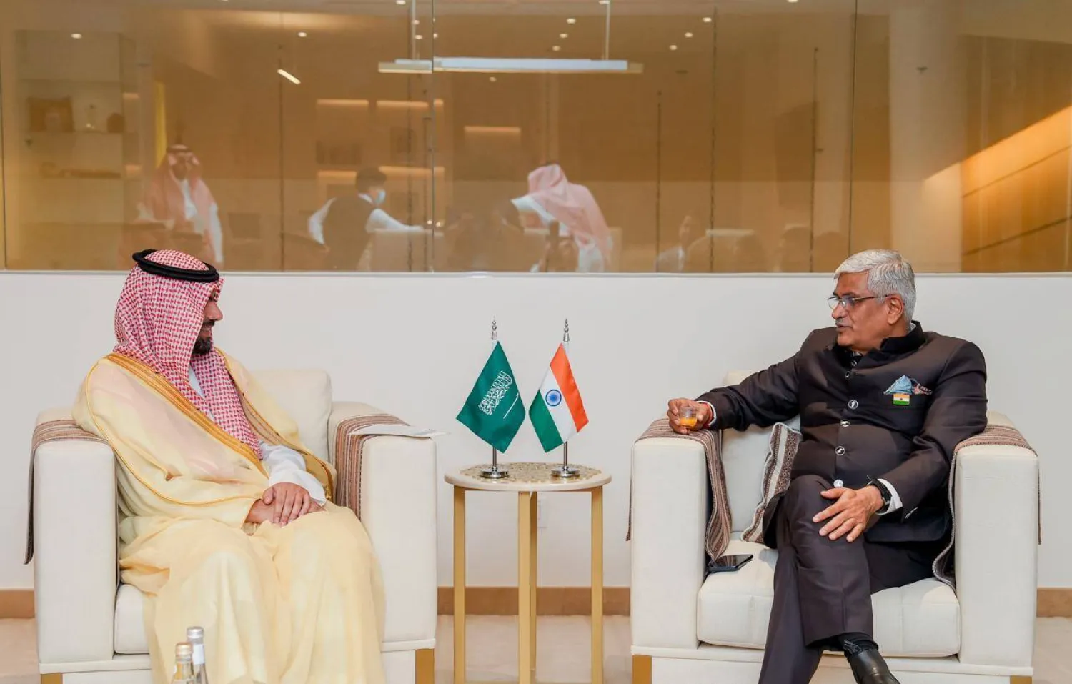 خلال اللقاء بين وزير الثقافة السعودي الأمير بدر بن عبد الله بن فرحان والوزير الهندي (إكس)