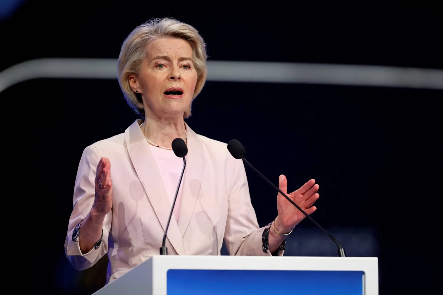 رئيسة المفوضية الأوروبية أورسولا فون دير لاين (رويترز)