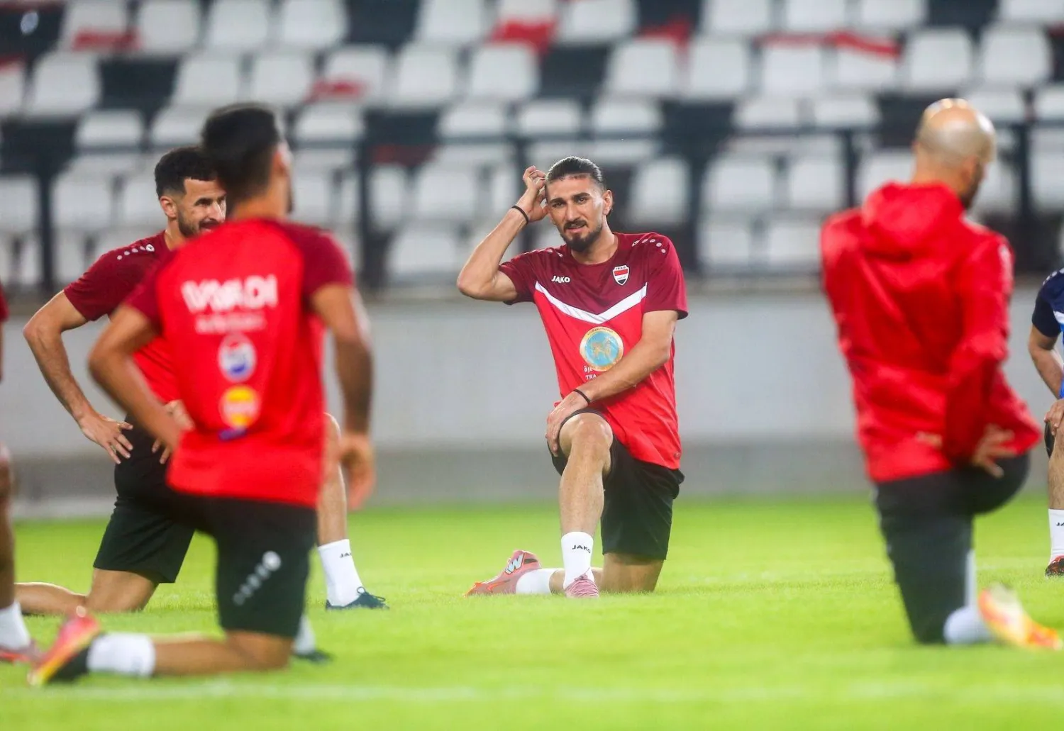 يفتقد أرنولد مدرب العراق جهود العديد من كوادره بسبب الإصابات (المنتخب العراقي)