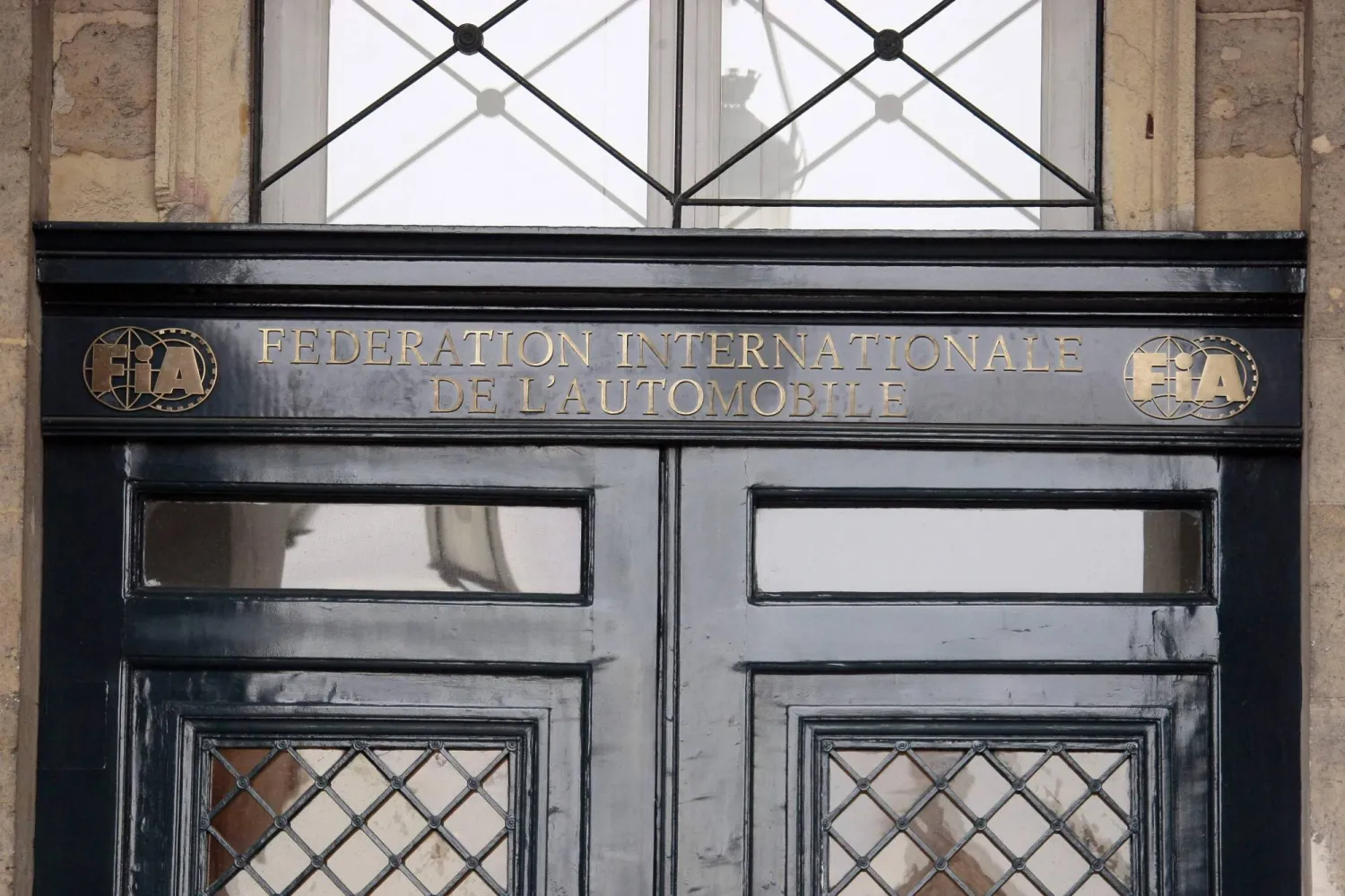 محامي لورا قال إن هناك شيئاً فاسداً في مملكة الاتحاد الدولي للسيارات (أ.ف.ب)