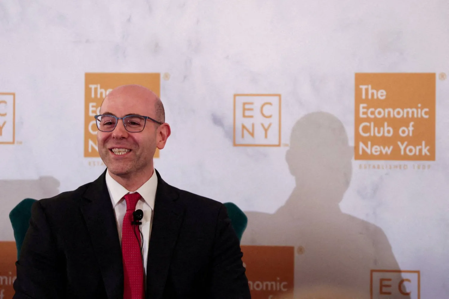 ميران يتحدث في النادي الاقتصادي بنيويورك في سبتمبر (رويترز)