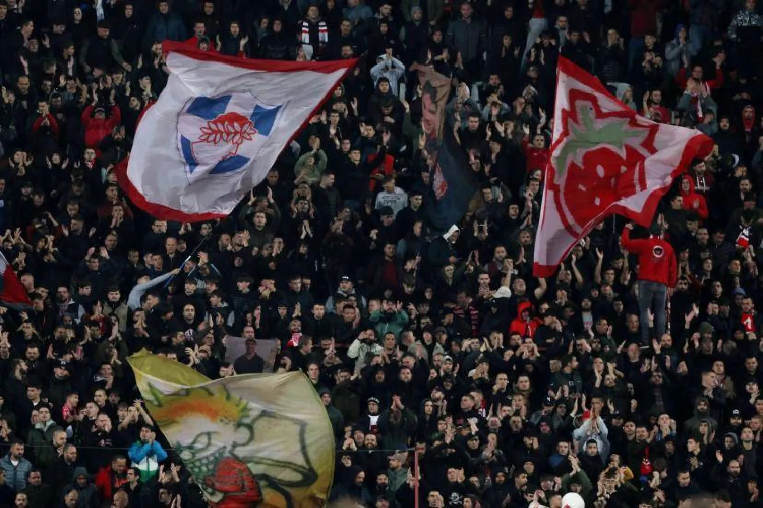 عقوبات على جماهير ليل (ليكيب) 