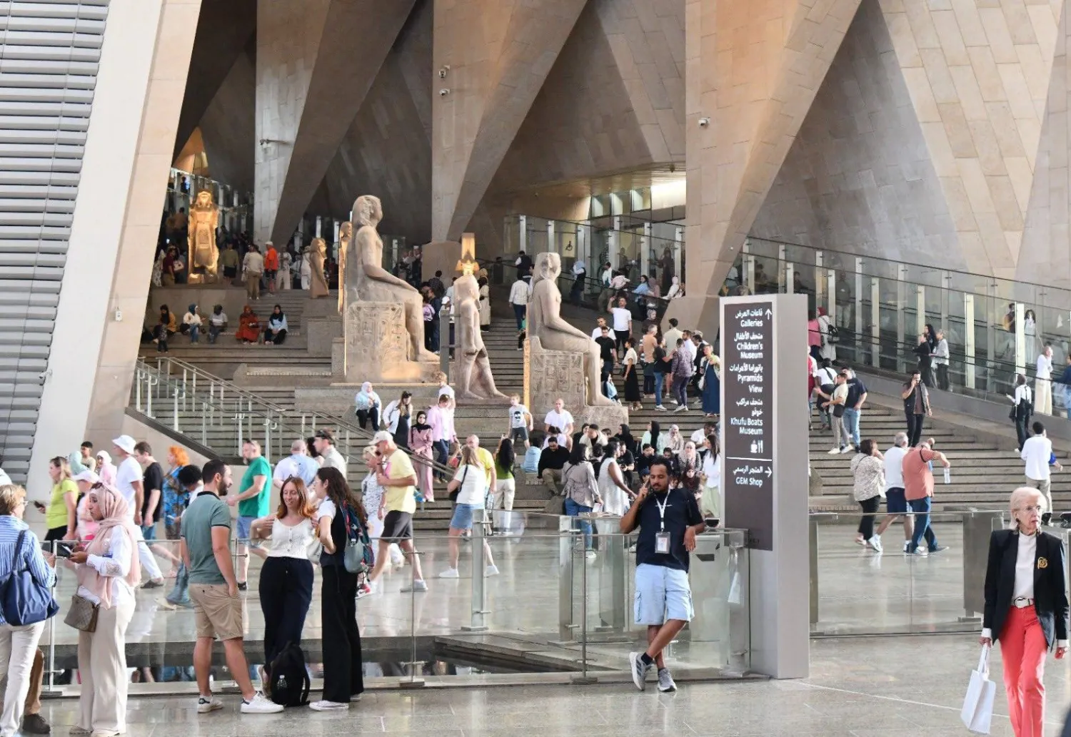 متوسط عدد الزائرين للمتحف الكبير وصل إلى 19 ألف زائر يومياً (وزارة السياحة والآثار)