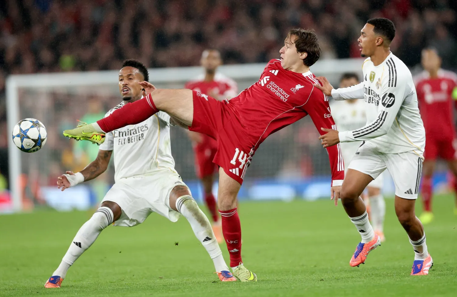 فيدريكو كييزا مهاجم ليفربول (إ.ب.أ)