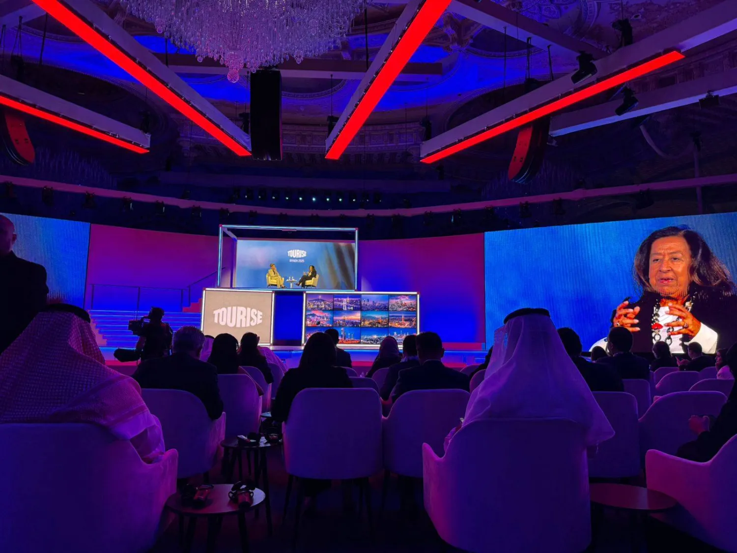 رئيسة مجلس إدارة «مجموعة العليان» في منتدى «تورايز 2025» (الشرق الأوسط)