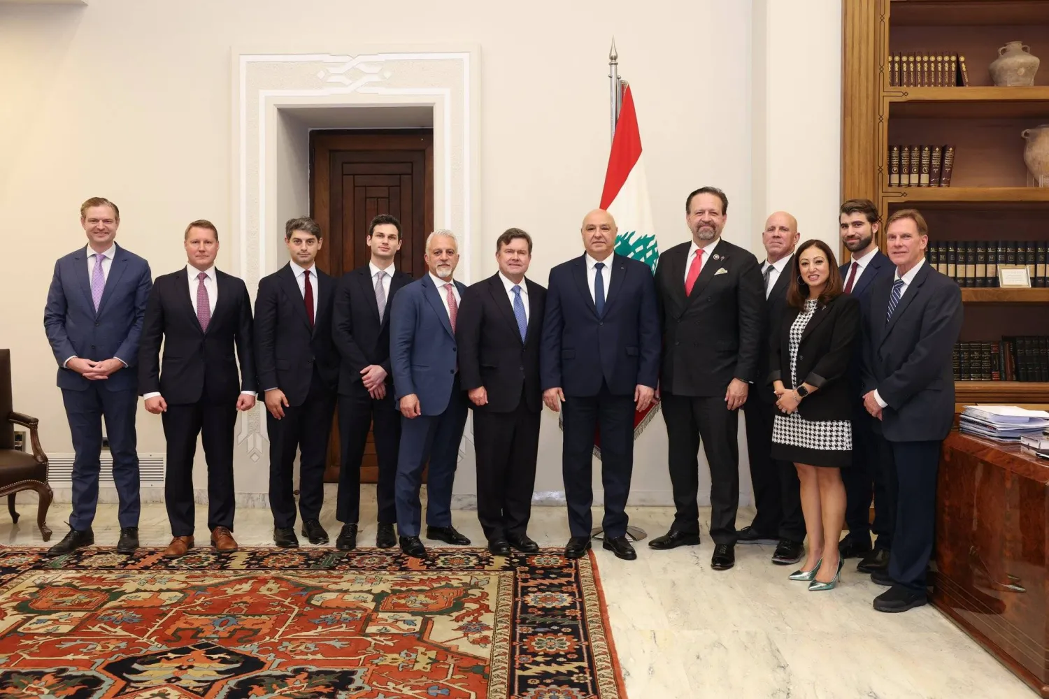 الرئيس جوزيف عون في أثناء استقباله وفد وزارة الخزانة الأميركية في قصر بعبدا (الرئاسة اللبنانية) 